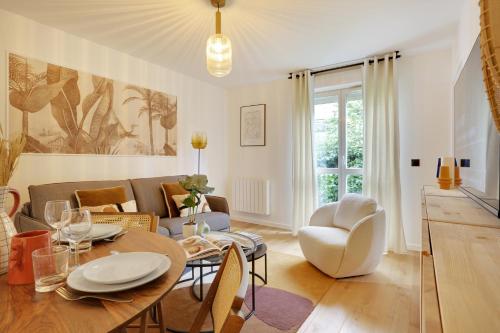Amazing apartment 4P 1BR with small garden — 4-Star Luxury Hotel in Paris, France