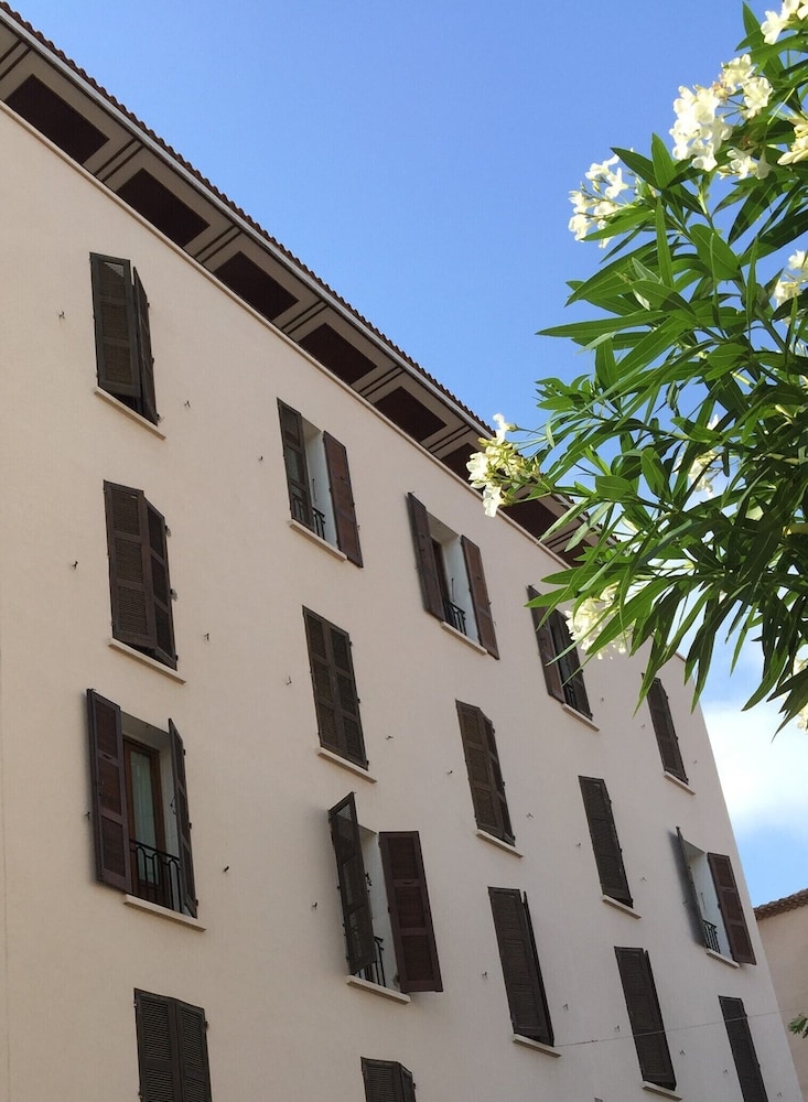 Grand Hotel — hotel in Calvi