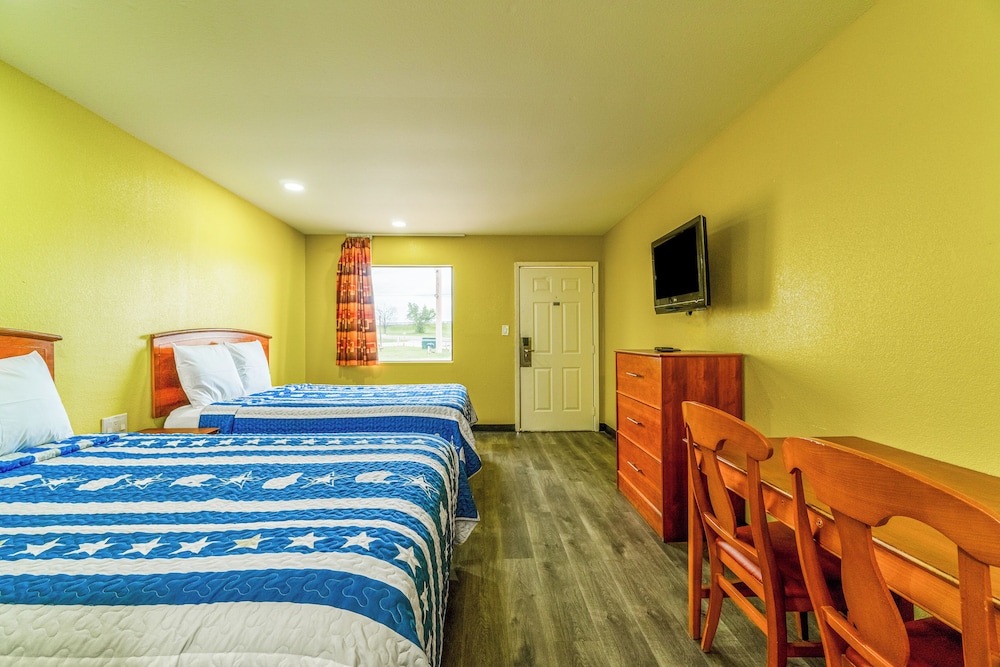 Regency Inn By OYO Rockdale TX - photo 22
