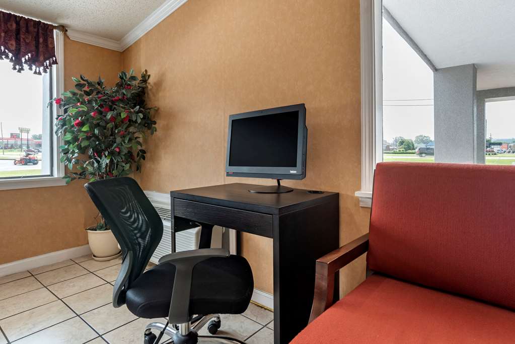Econo Lodge Oxford near Choccolocco Park - photo 26