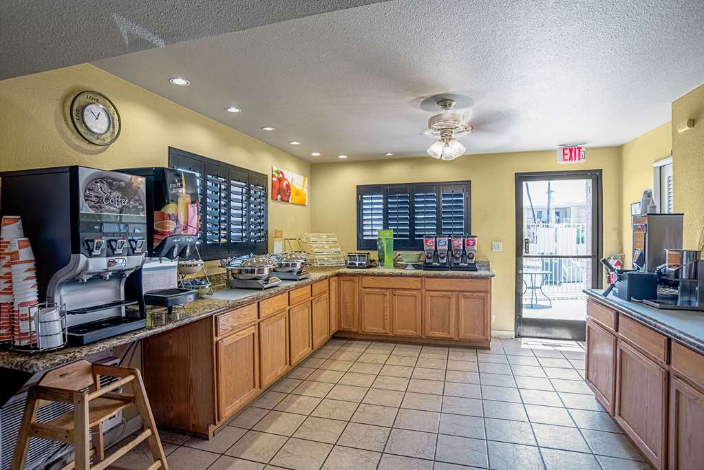 Quality Inn & Suites Phoenix NW Sun City - photo 31