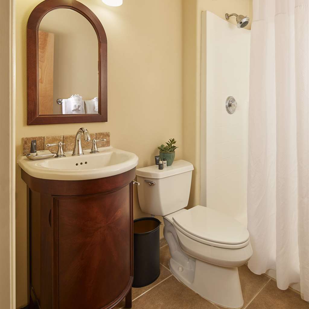 Best Western Wesley Inn & Suites - photo 24