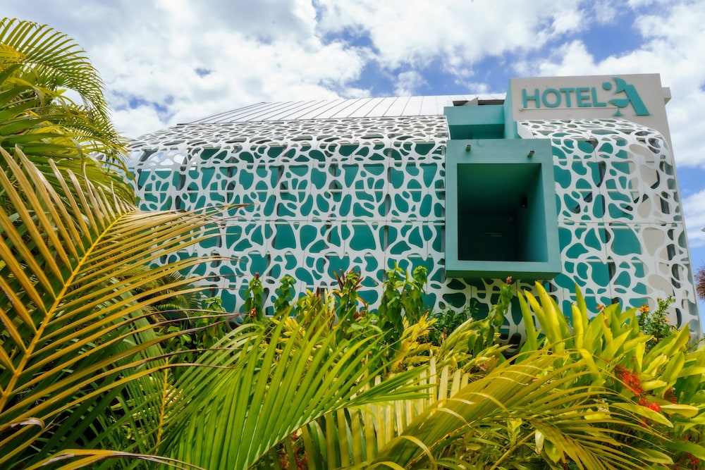 Boutik Hôtel 2A Adult Only — 4-Star Luxury Hotel in Saint-Paul, Réunion