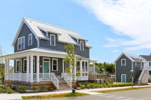 Heartland and Hearts Aloft by Seabrook Hospitality in Huntington Beach, United States