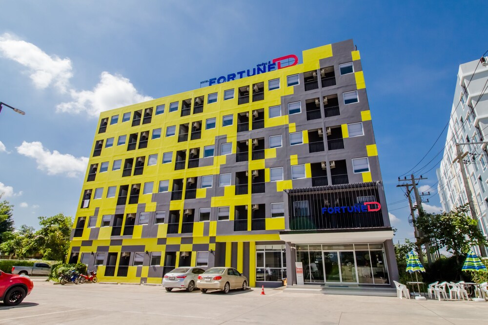 Fortune D Mae Sot - carbon neutral hotel in Tak