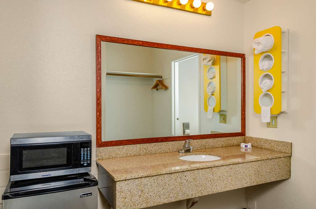 Motel 6 Oakdale CA - photo 20