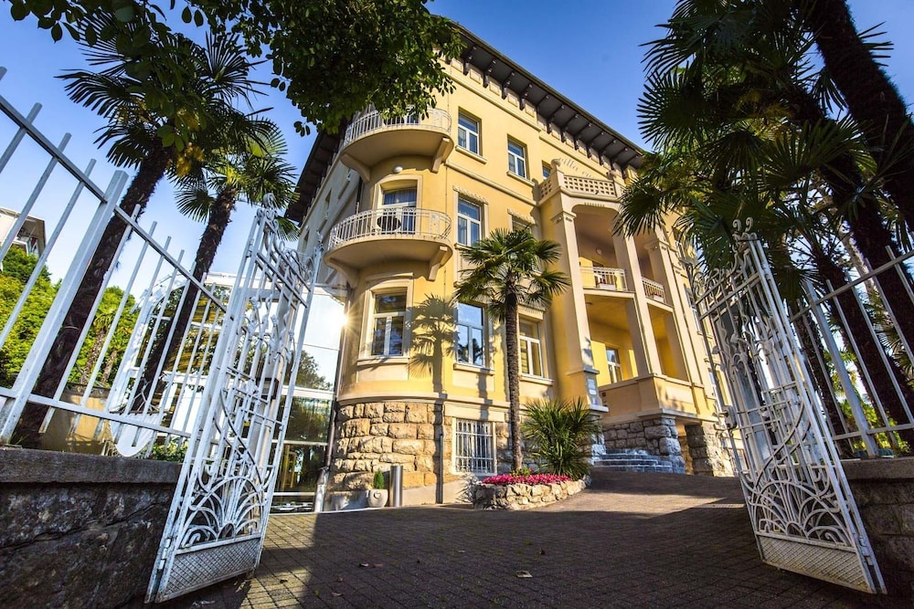 Hotel Villa Eugenia - carbon neutral hotel in Lovran