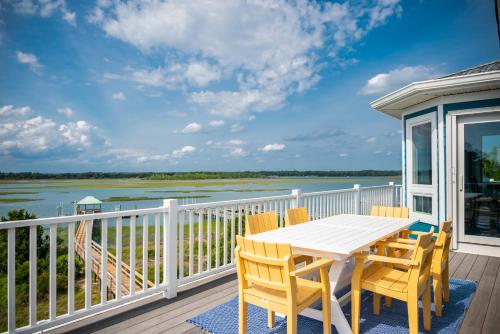 Pier Pleasure by Oak Island Accommodations - photo 8