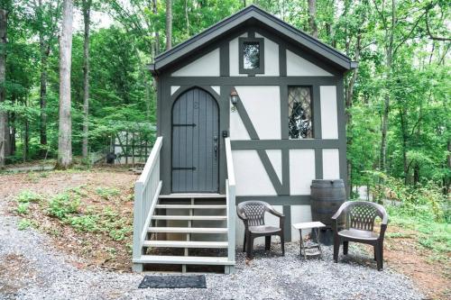 Tiny Home Cottage Near the Smokies #8 Helga - photo 2