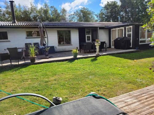 Lovely Holiday Home With Spa And Hot Tub Outside — 4-Star Luxury Hotel in Hals, Denmark