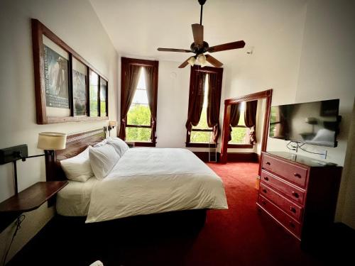The Monarch Hotel - photo 39