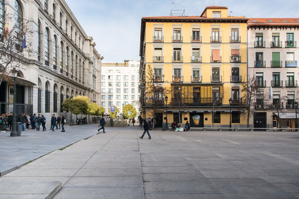 MC YOLO Apartamento Museo Reina Sofia II Madrid hotel