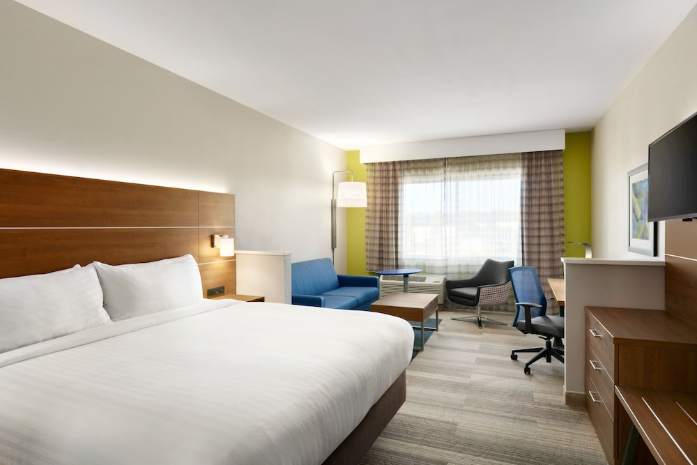Holiday Inn Express & Suites Salisbury by IHG - photo 9