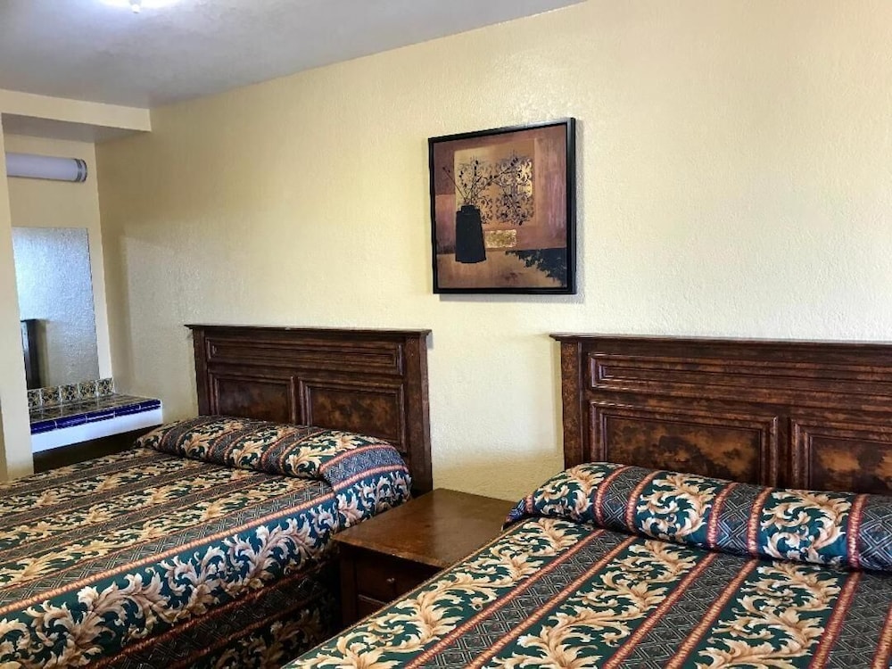 Hacienda Motel - photo 14