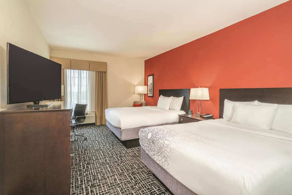 La Quinta Inn & Suites by Wyndham Smyrna TN Nashville - photo 19