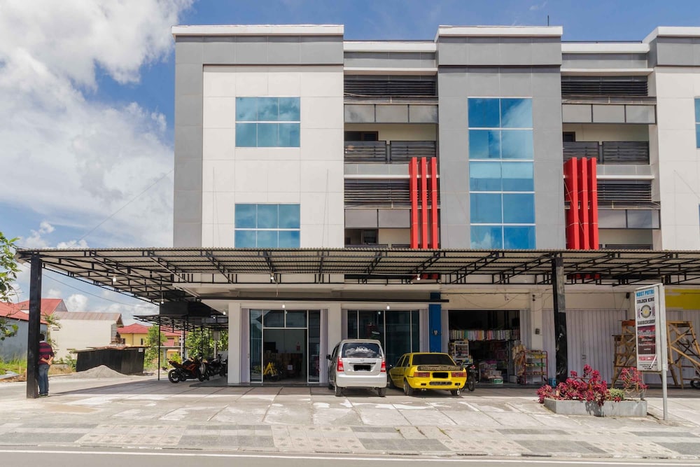 RedDoorz Syariah near Lubang Jepang Bukittinggi in Bukittinggi, Indonesia