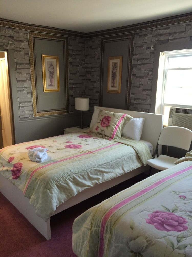 Admiral Weaver Inn - photo 9
