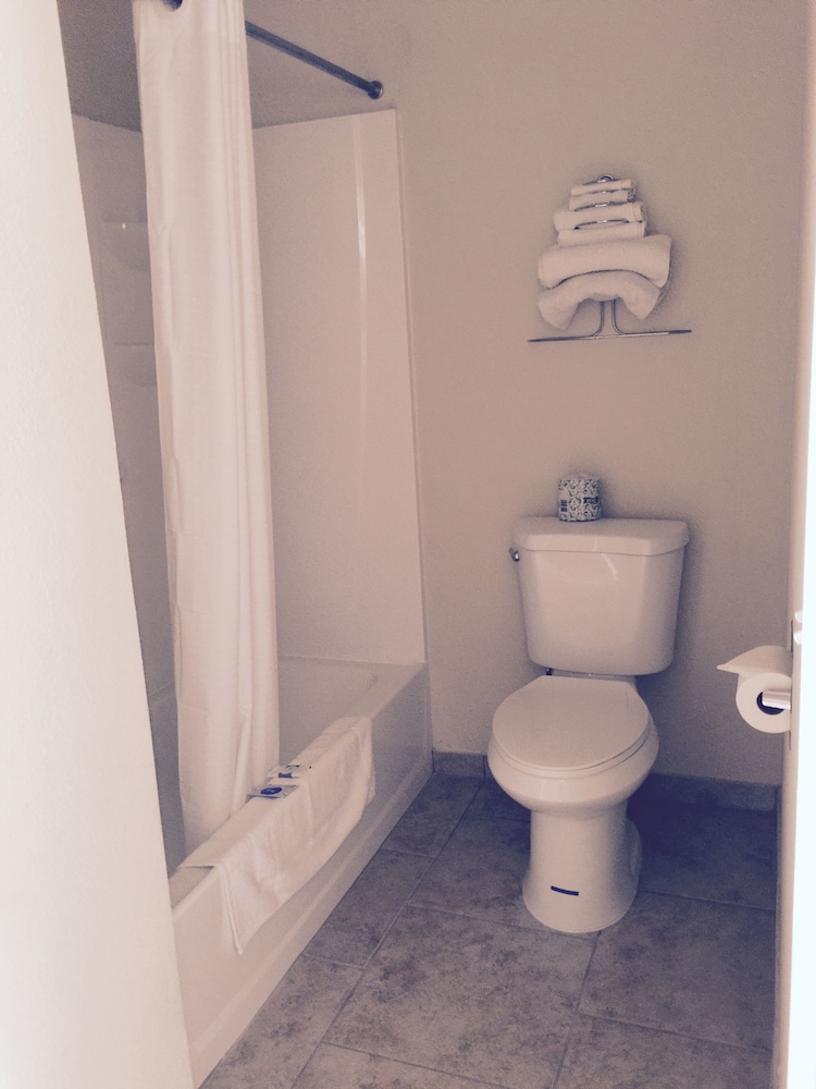 Rodeway Inn Hermiston Umatilla - photo 25