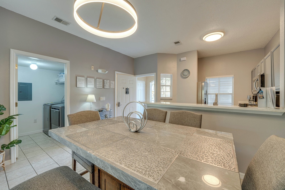 9 Mi to Disney Resort Getaway with Private Patio - photo 6