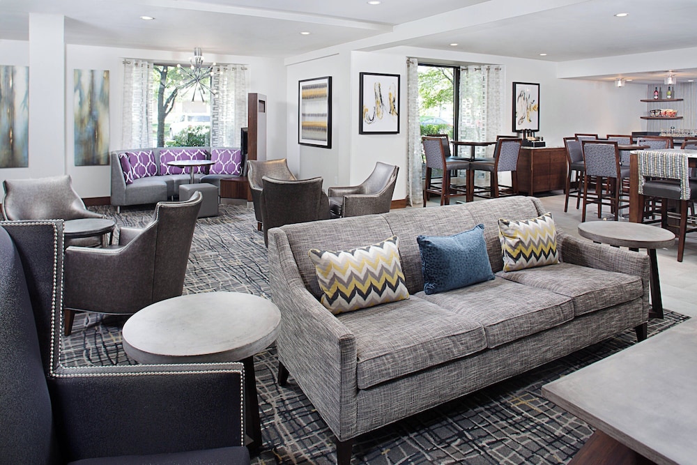 Courtyard by Marriott Manchester Boston Regional Airport - photo 3