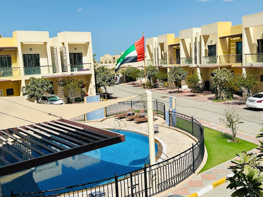 Family friendly Villa Play Area Pool — 4-Star Luxury Hotel in Dubai, United Arab Emirates