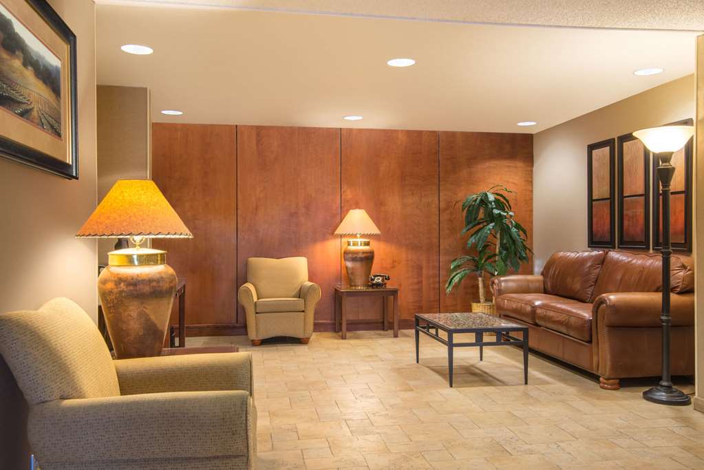 Travelodge by Wyndham Pueblo - photo 3
