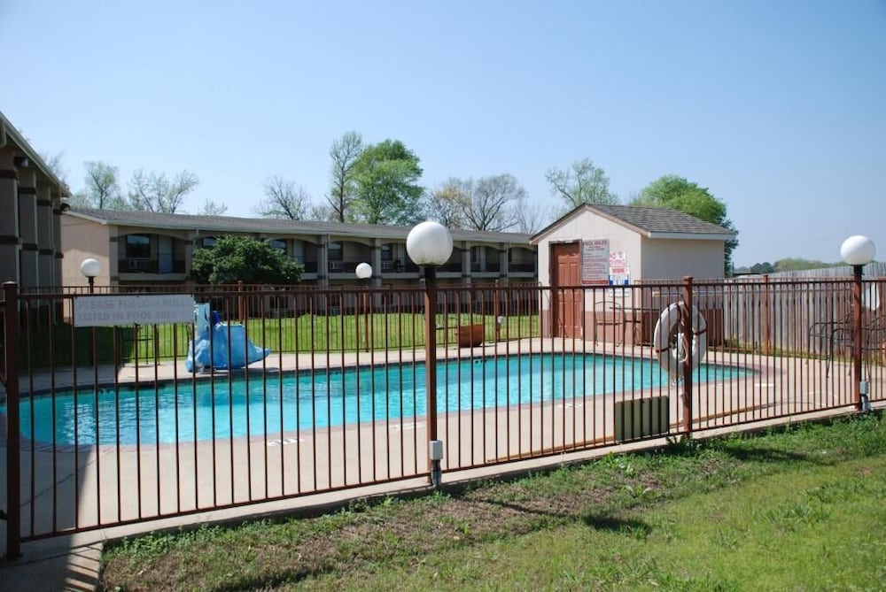 Apple Tree Inn Tyler Lindale - photo 20