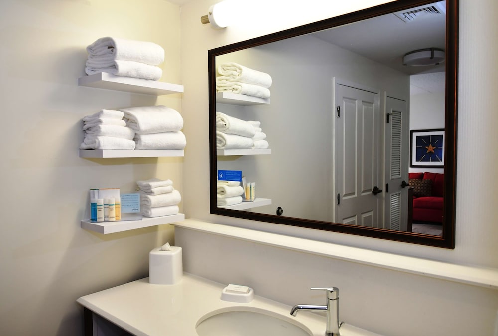 Hampton Inn & Suites Bethlehem - photo 25