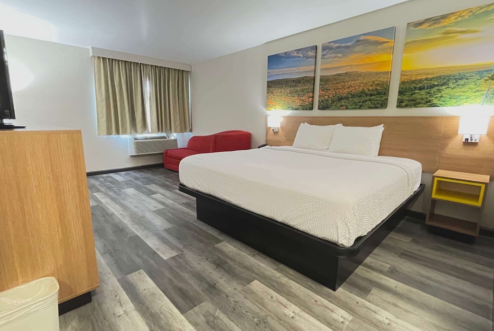 Days Inn by Wyndham Columbus IN - photo 21