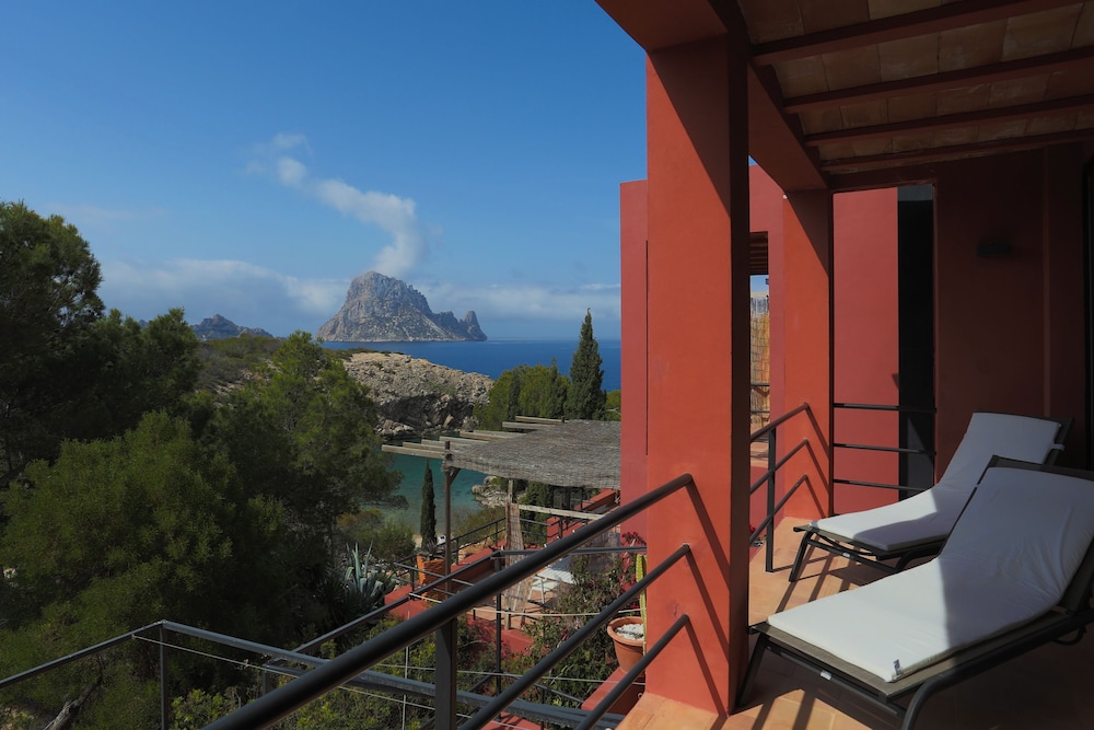 Villa Xereca — 4-Star Luxury Hotel in Sant Josep De Sa Talaia, Spain