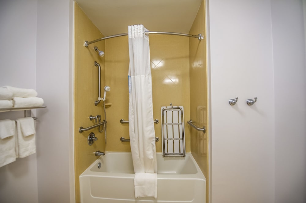 Hampton Inn South Kingstown Newport Area - photo 35