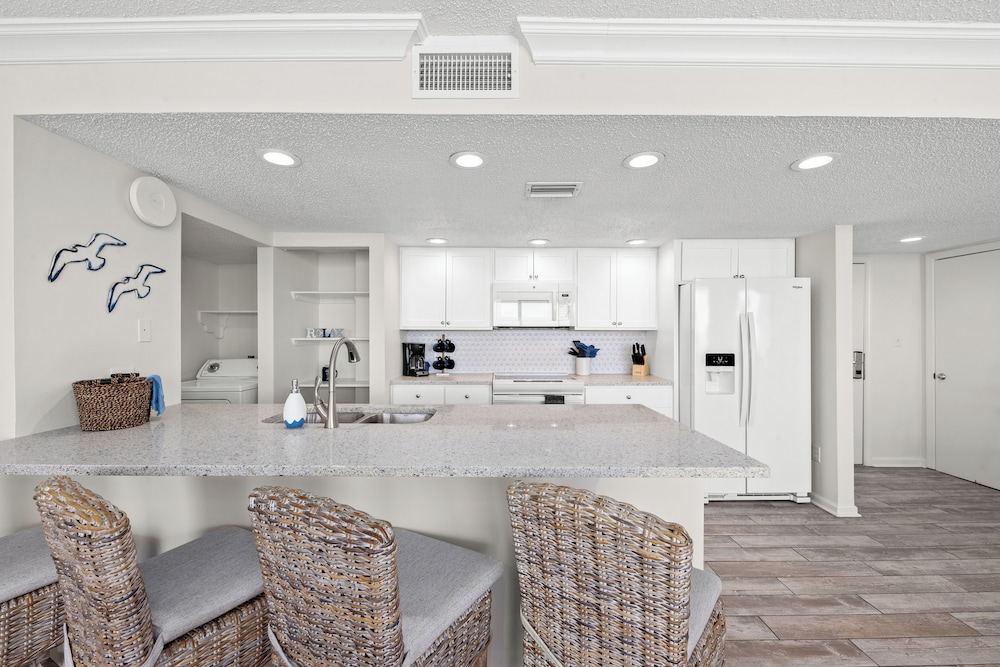 Sandpiper Beacon Beach Resort - photo 181