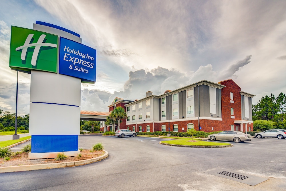 Holiday Inn Express & Suites Foley by IHG - photo 77