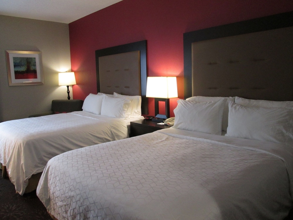 Holiday Inn Express Cloverdale by IHG - photo 11