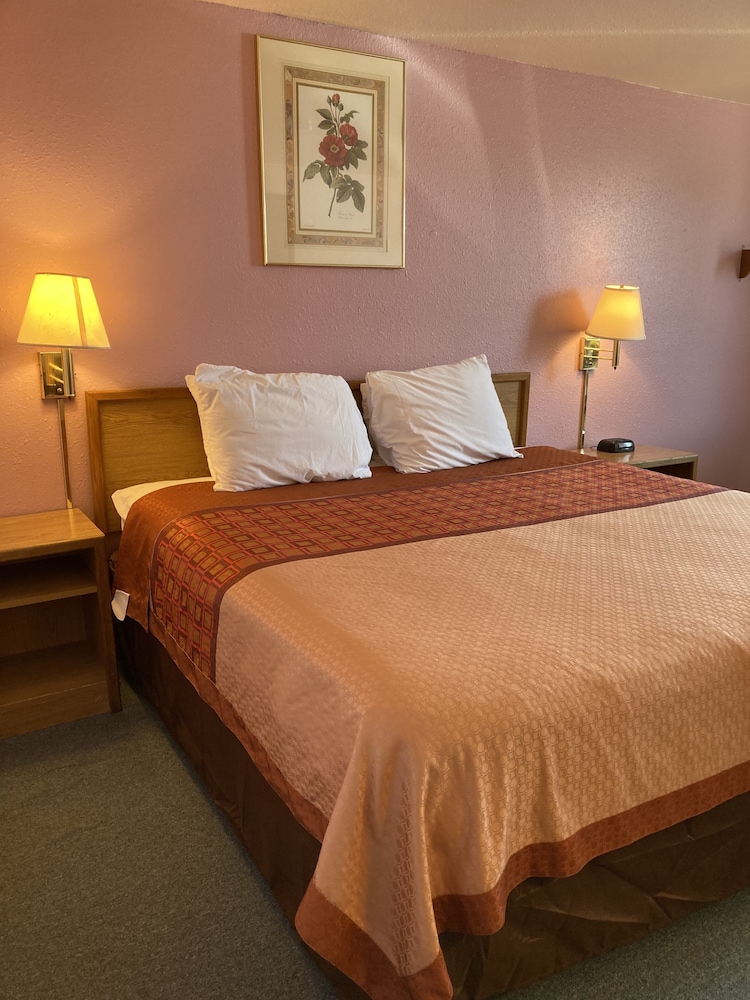 Executive Inn — Mcpherson — photo 3