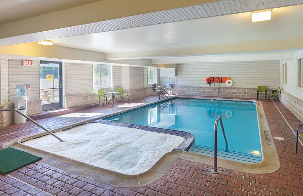 Sleep Inn & Suites Bay View Acme Travers City - photo 36