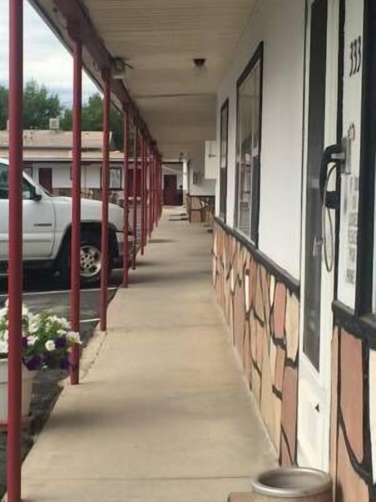 H Motel - photo 22