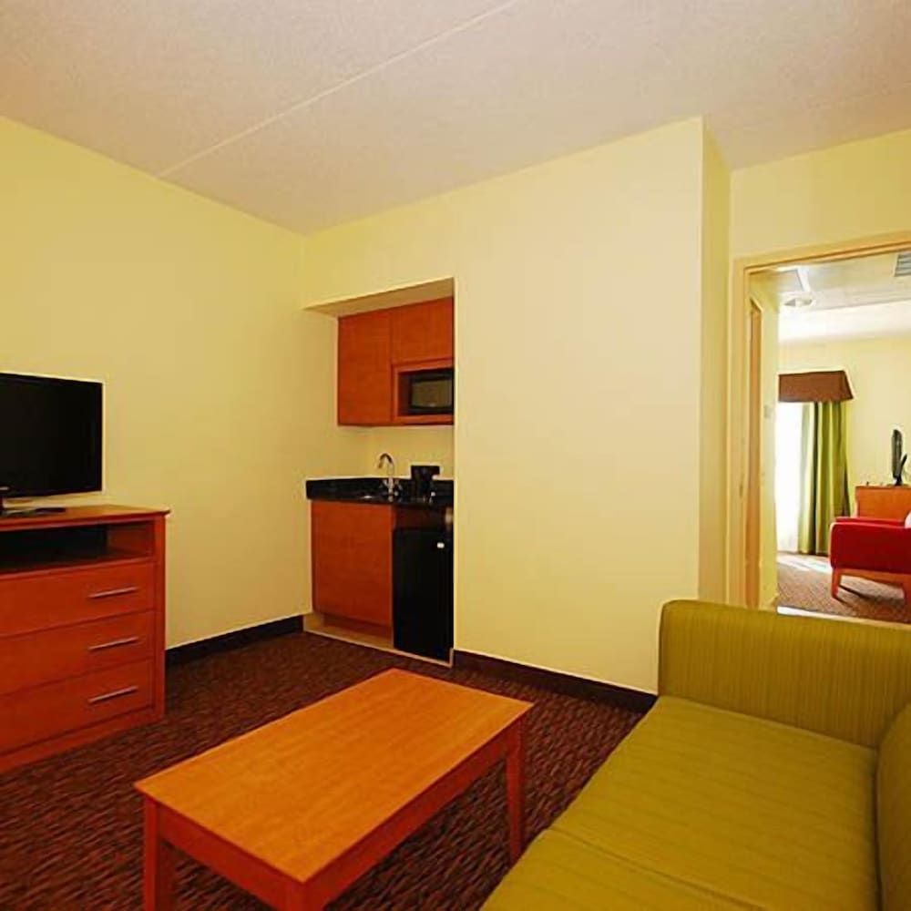 University Hotel & Suites Shippensburg Trademark by Wyndham - photo 27