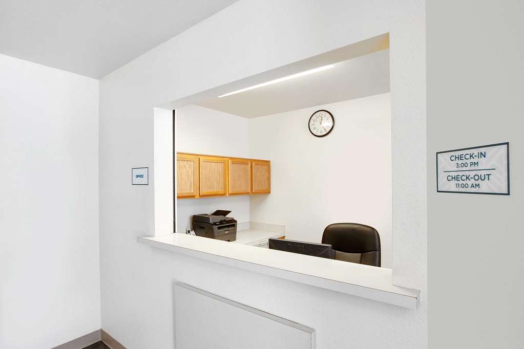 WoodSpring Suites Houston Willowbrook - photo 4