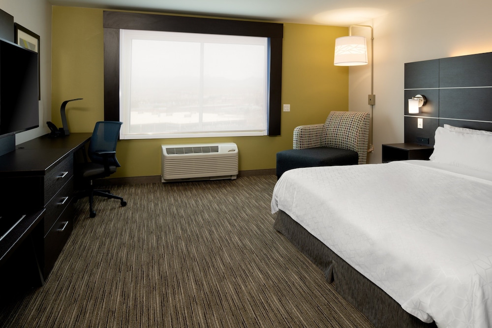 Holiday Inn Express & Suites Bullhead City by IHG - photo 10