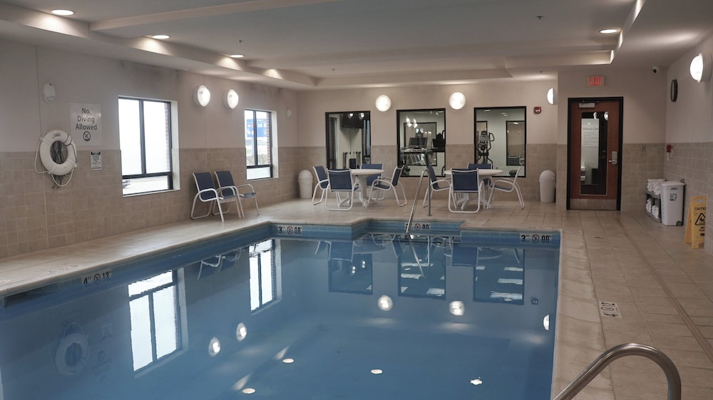 Holiday Inn Express & Suites Morton Peoria Area by IHG - photo 39