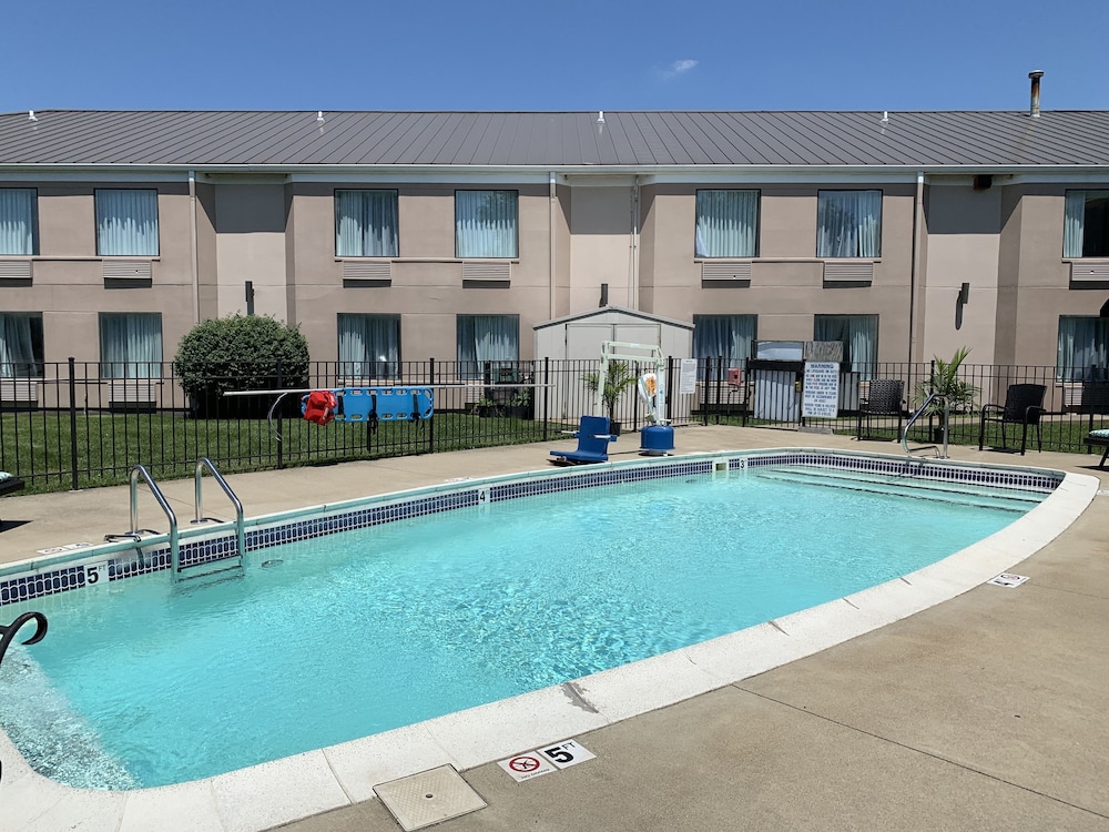 Spark by Hilton Louisville Airport - photo 44