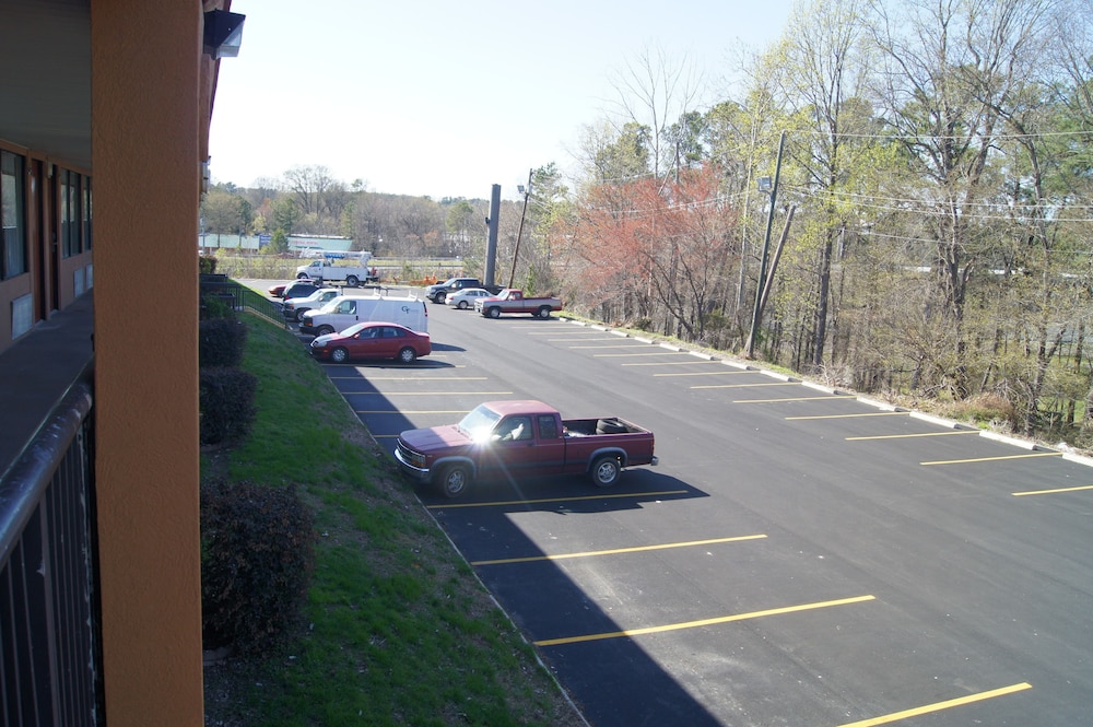 Days Inn by Wyndham Durham Near Duke University - photo 86