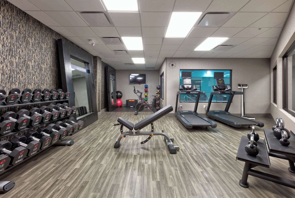 Hampton Inn Norfolk - photo 18