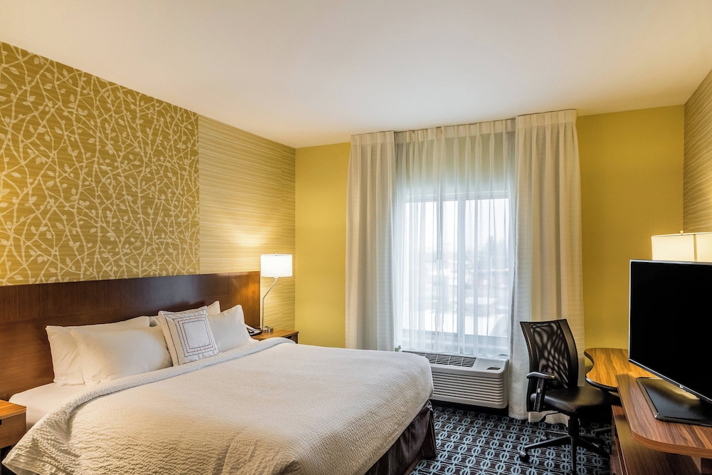 Fairfield Inn & Suites by Marriott Butte - photo 9