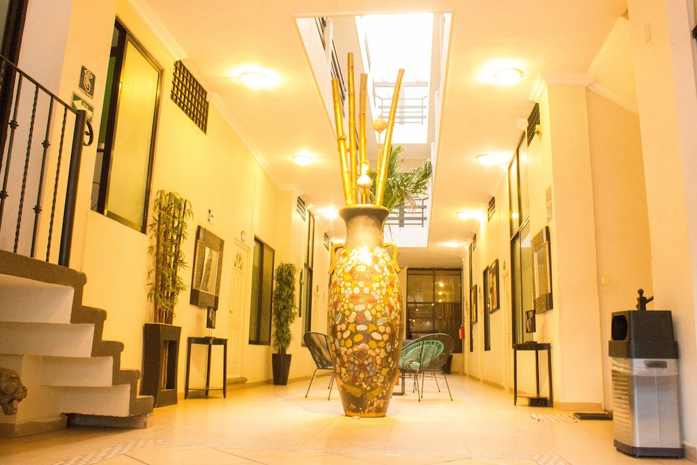 Hotel Esmeralda's