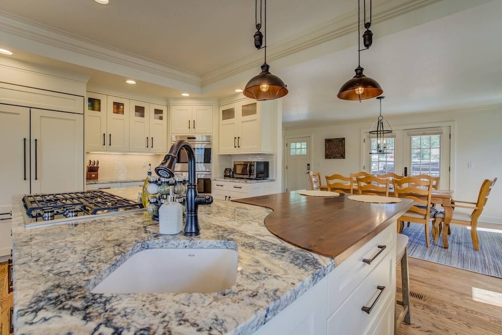 5BR Mnt Viewsdowntown Luxuryfirepit & RV Parking - photo 30