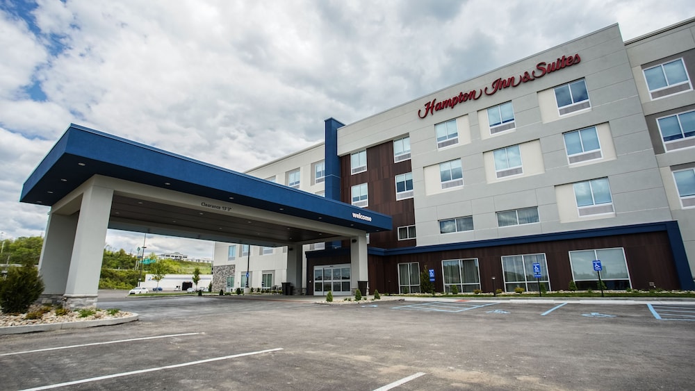 Hampton Inn & Suites St. Clairsville - photo 37