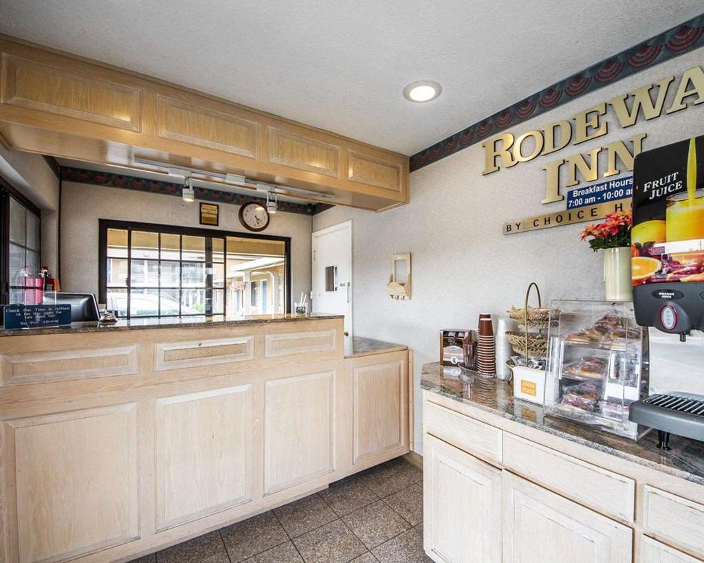 Rodeway Inn Monterey Near Fairgrounds - photo 6