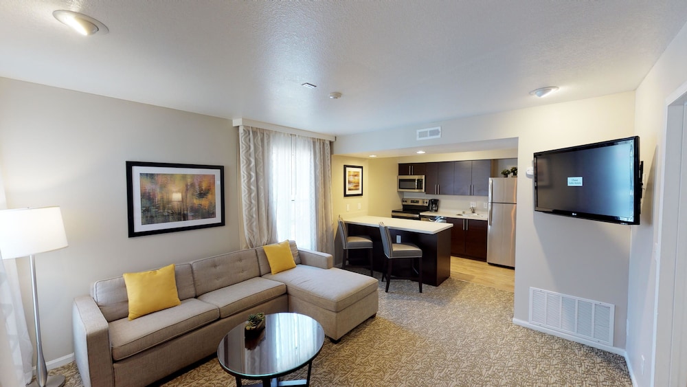 Chase Suite Hotel Newark Fremont - photo 16